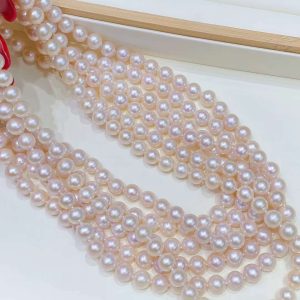 round pearl necklace