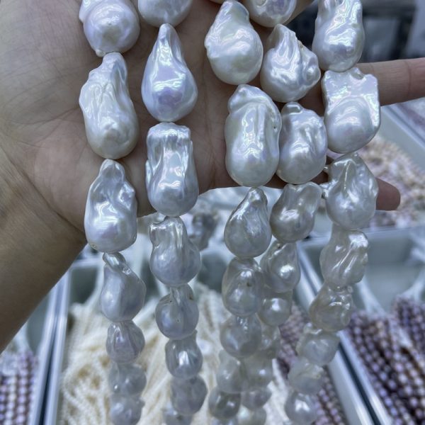 Collection of Huge White Baroque Freshwater Pearls - Wholesale Prices! - Image 2