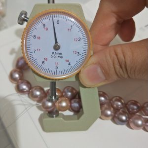 nucleated edison smooth pearls