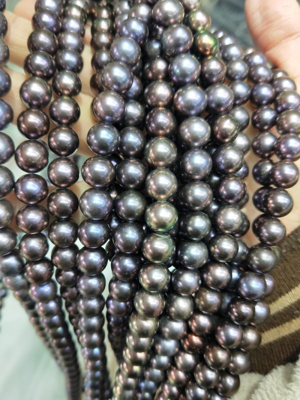 black round pearl necklace