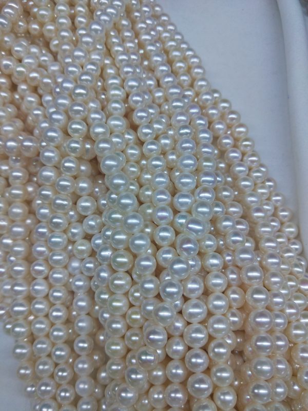 cultured white 9mm pearls