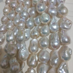 loose white baroque pearls