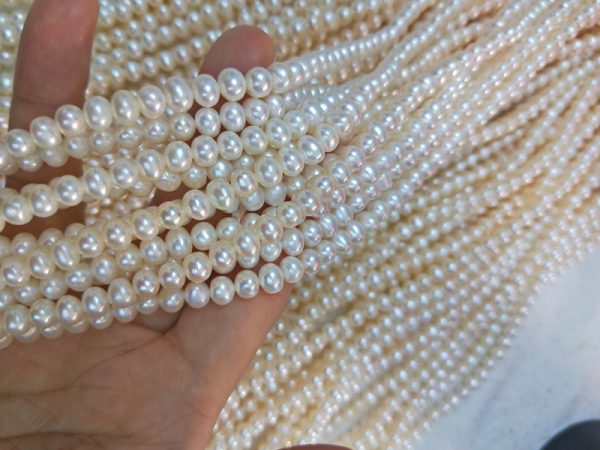 Freshwater cultured Classic white Necklace potato shaped round 4mm