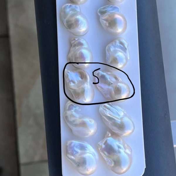 13x 22mm cream white cultured freshwater nucleated fireball pearl bead pairs for wholesale - Image 3