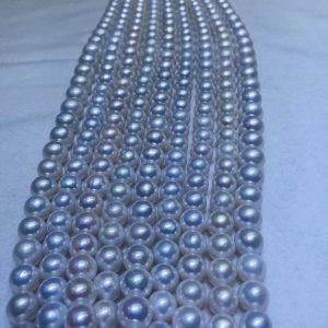 white round Freshwater Pearl Beads