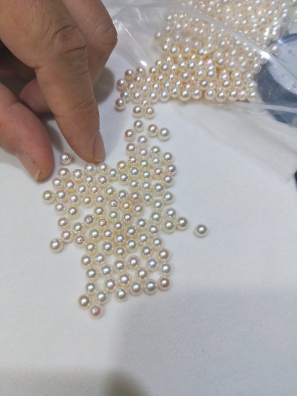 CLASSIC ROUND PEARL BEADS FRESHWATER CULTURED PEARLS 5MM HALF DRILLED - Image 3