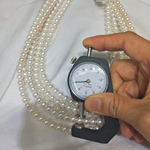 round freshwater pearl necklace
