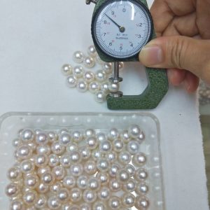 cultured white round pearls 8mm