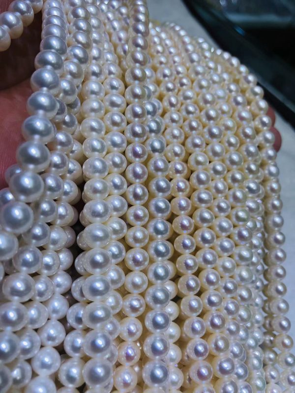 white round pearl beads