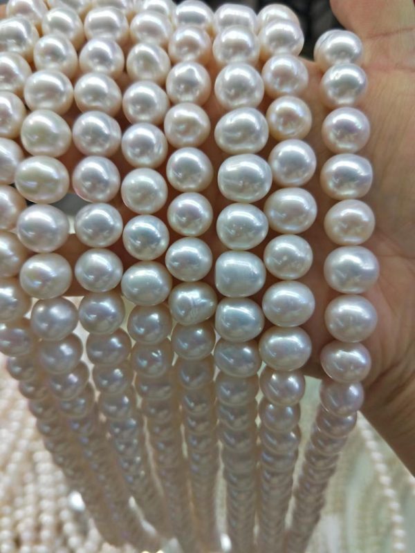large white pearl necklace