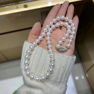 classic pearl choker