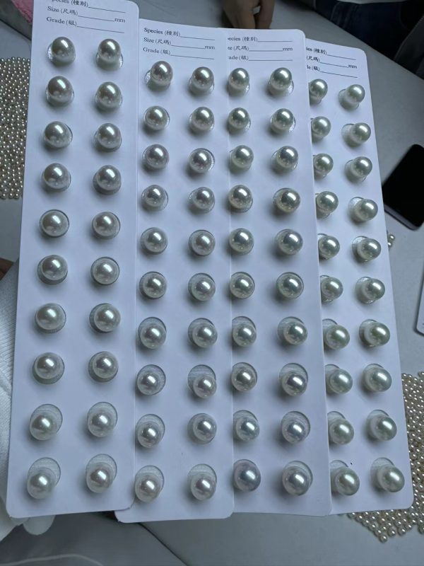 cultured white round pearls