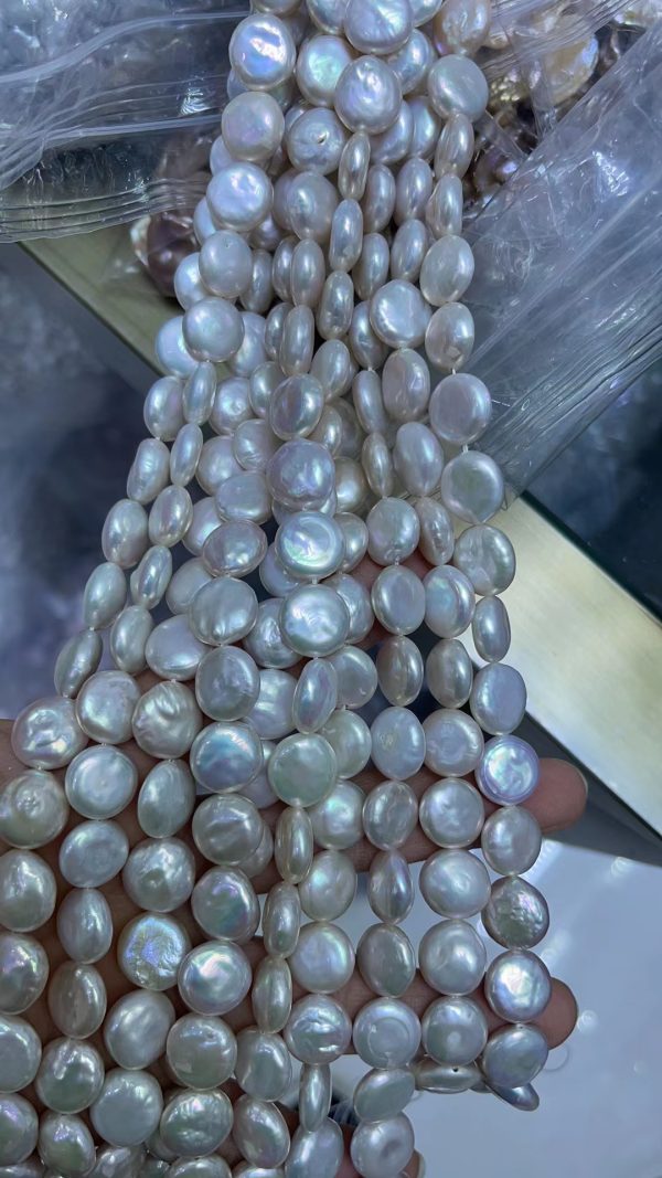 flat pearl necklace