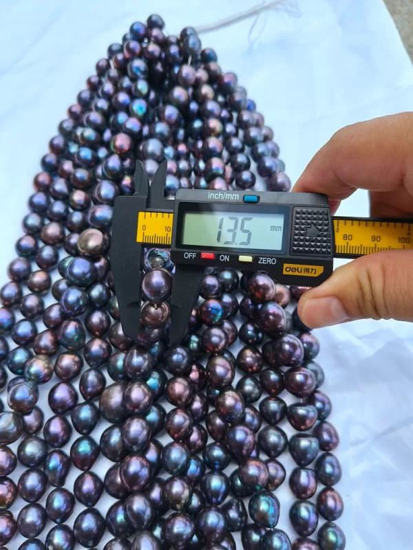 black cultured pearls