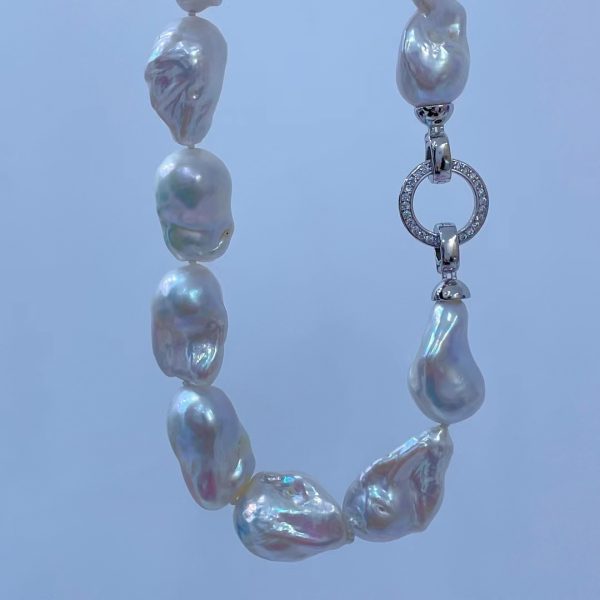 big pearles necklace