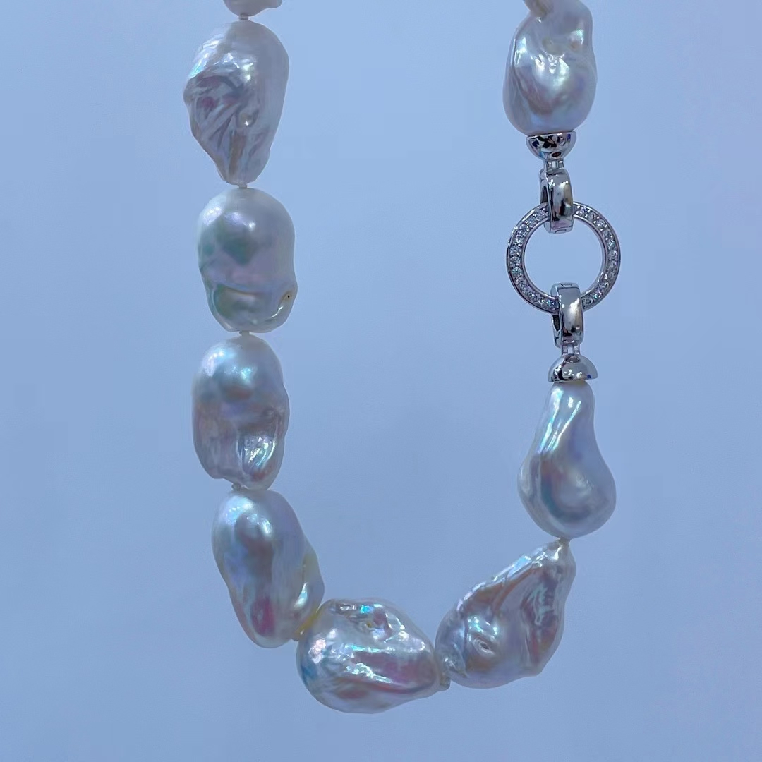 big pearles necklace