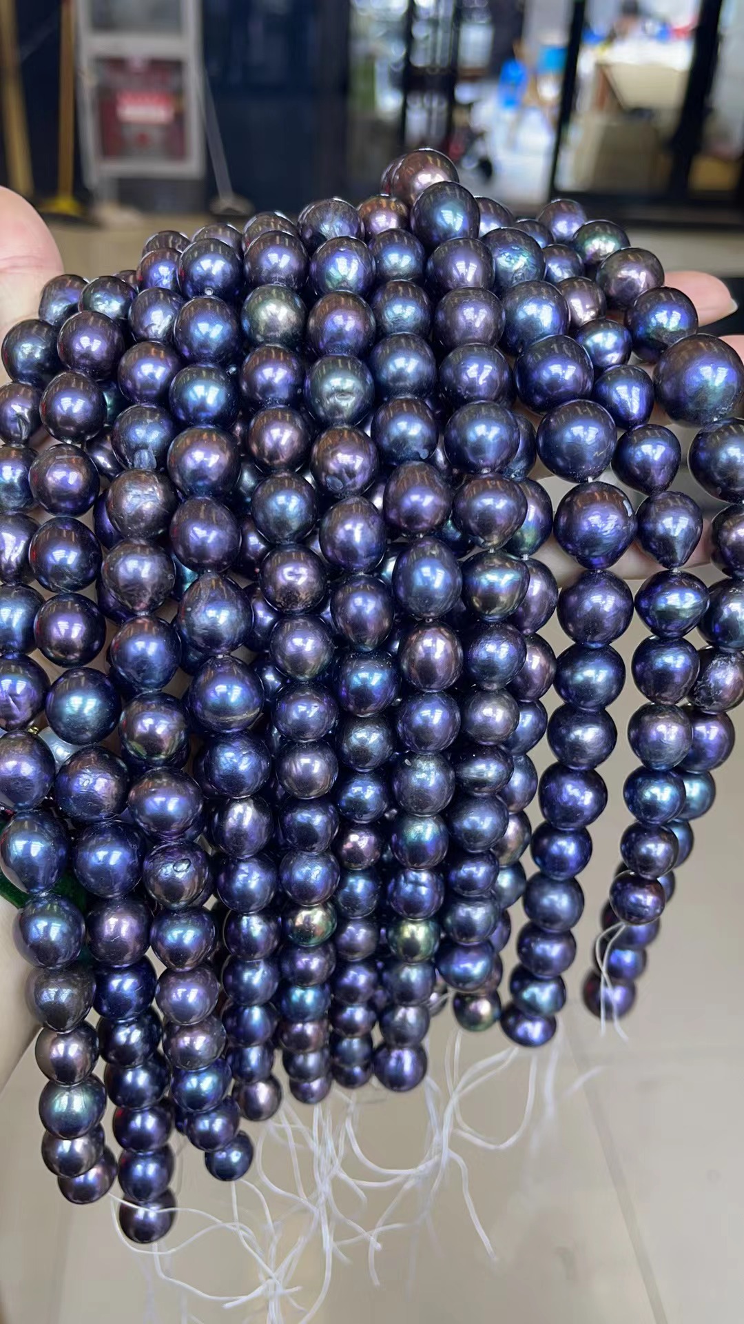 peacock round pearls