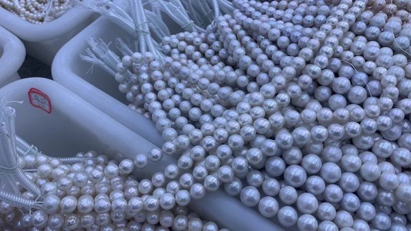 16 inches 12-13mm Natural White High Luster Large Edison Baroque Pearl Loose Strand - Image 8