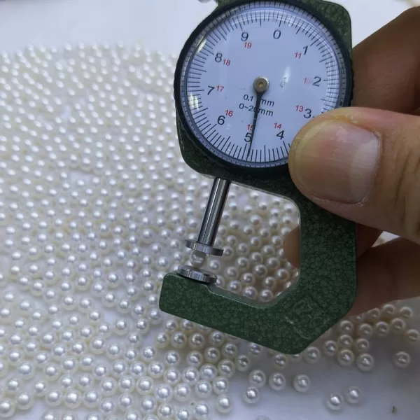 half drilled freshwater round pearl beads 4mm - Image 3