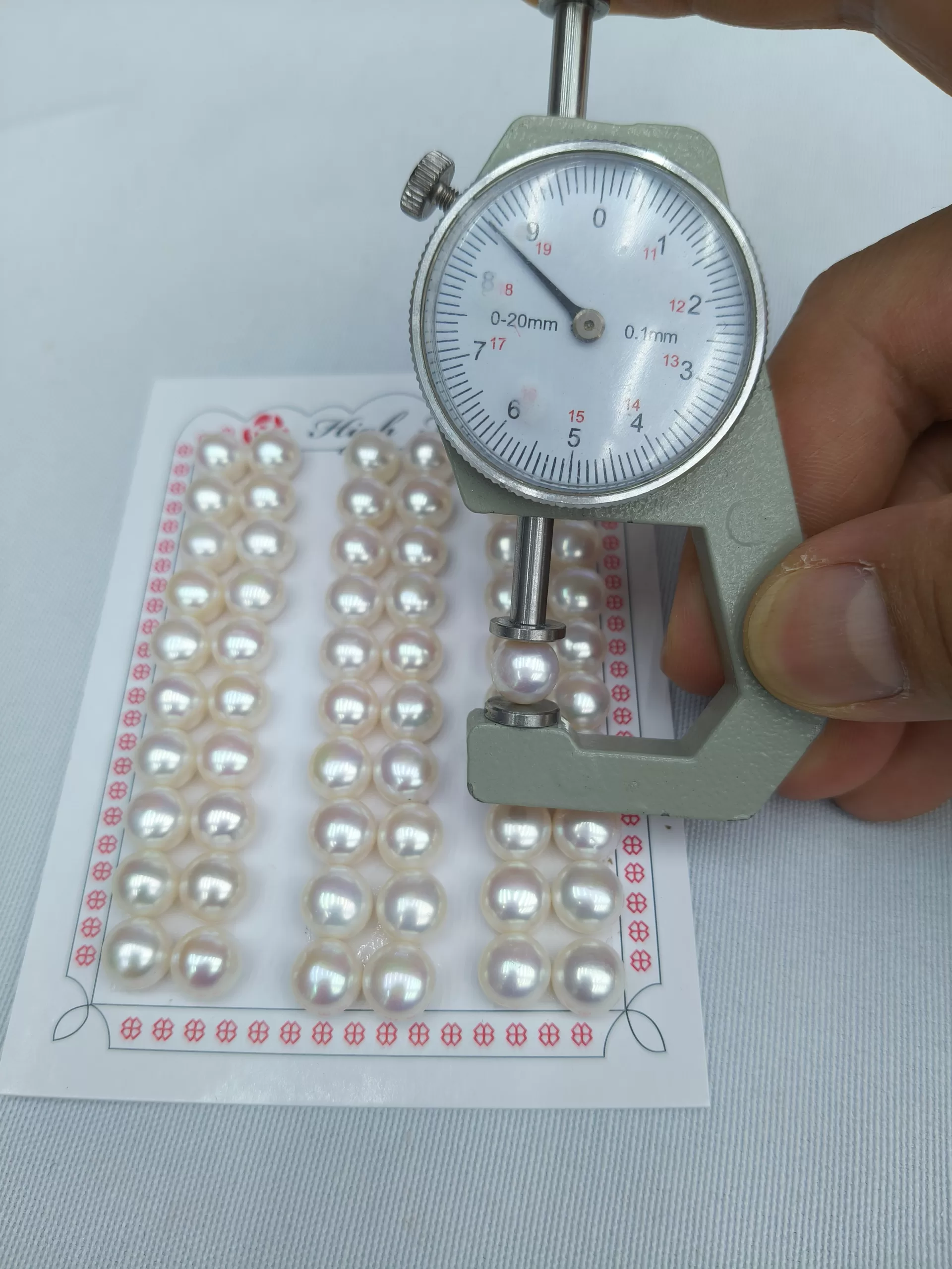 button shaped pearl pairs