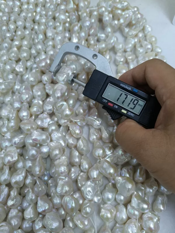 loose white baroque pearls